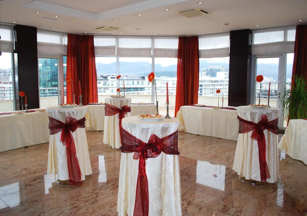 Aparthotel Premier Podgorica Restaurang bild