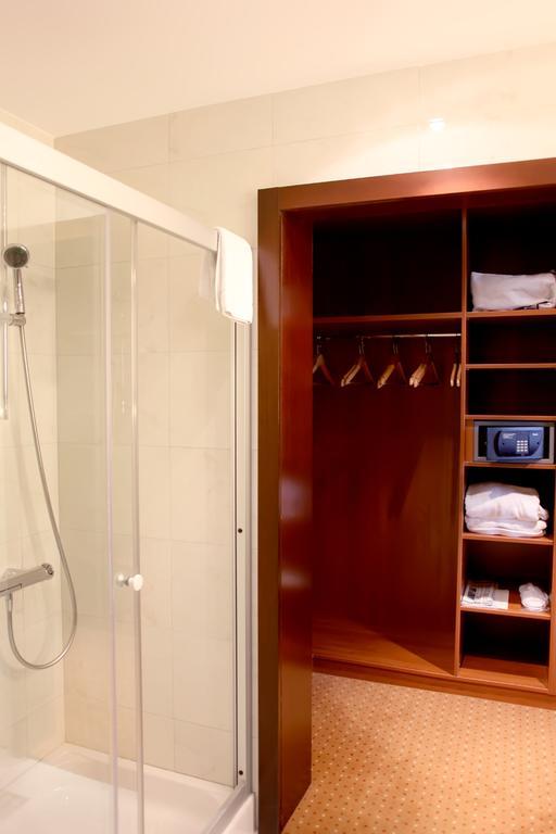 Aparthotel Premier Podgorica Rum bild